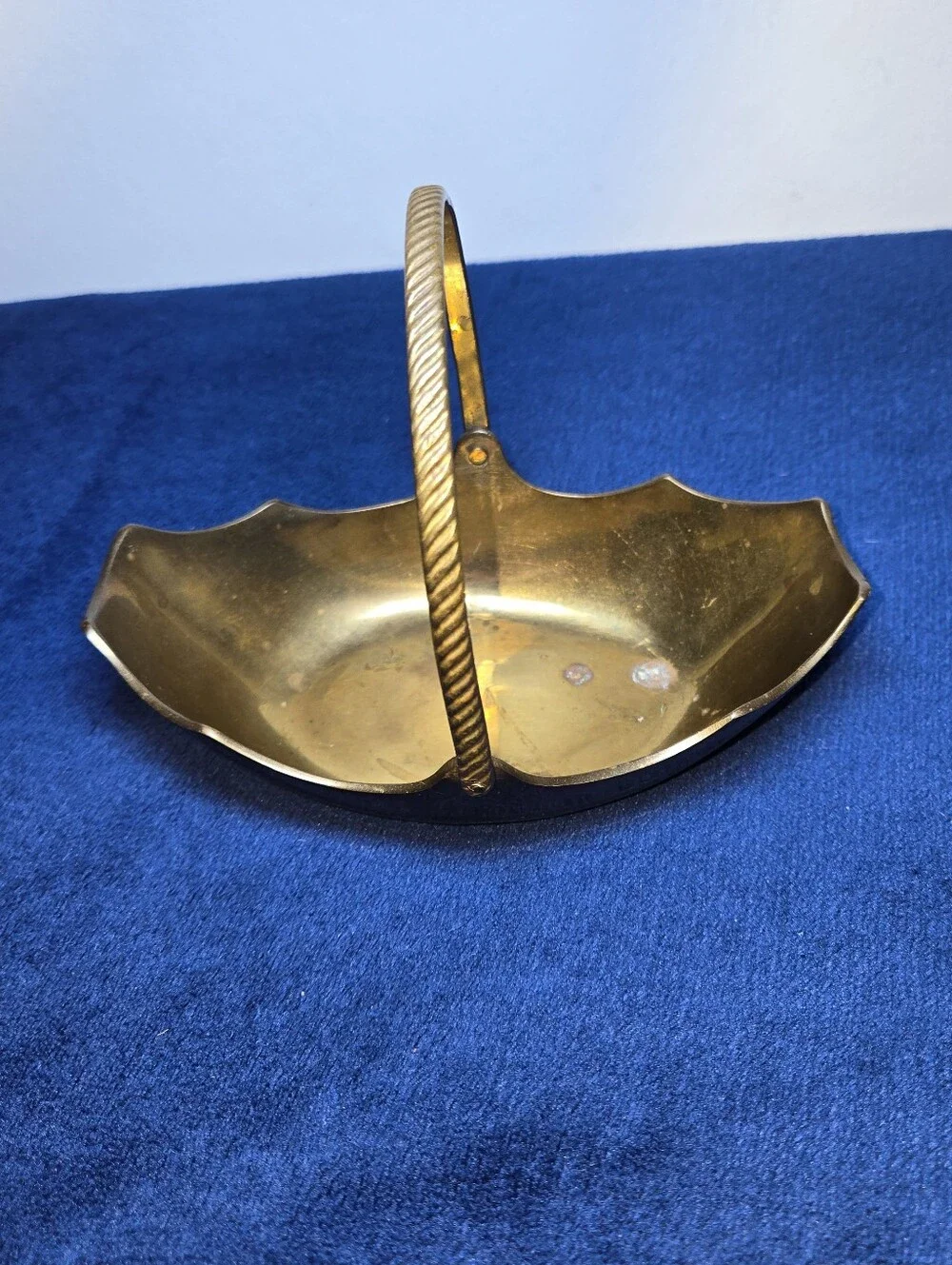VTG Brass Basket Scalloped Edge Swing Handle Made In India Penco Industries